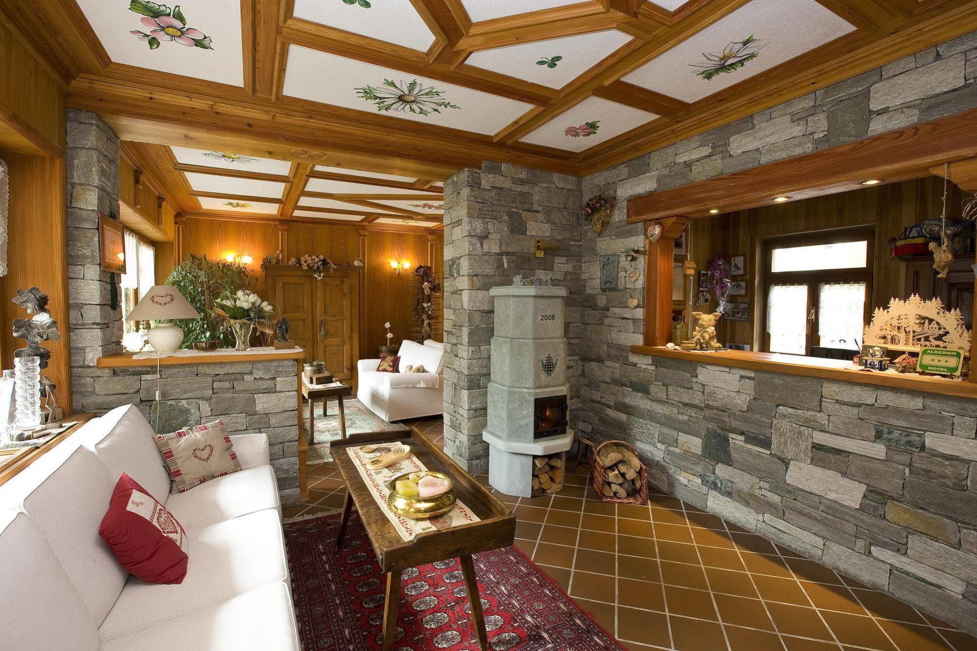 Albergo Alpenrose Ski&Bike Mountain Hotel Гресоне Сен Жан Екстериор снимка